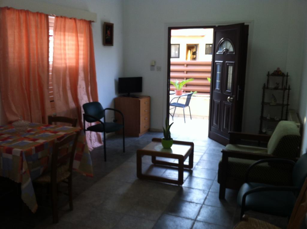Valentinos House Villa Paphos Kamer foto